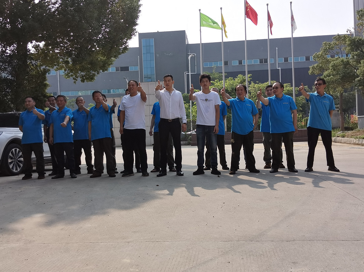 廣泛(fan)用于建築(zhu)垃圾等固(gu)體廢棄物(wu)的環保制(zhi)磚